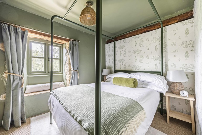 Images for Calcot, Gloucestershire