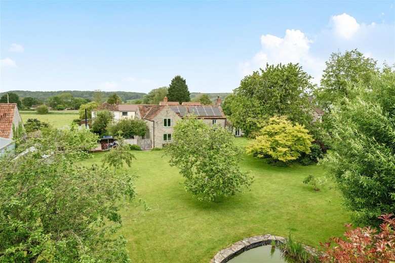 Click the photo for more details of Compton Dundon