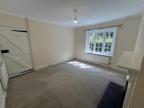 Click the photo for more details of Dorchester Road, Stratton, Dorchester