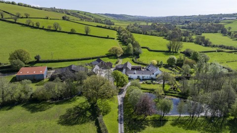 Click the photo for more details of Bishops Nympton, South Molton