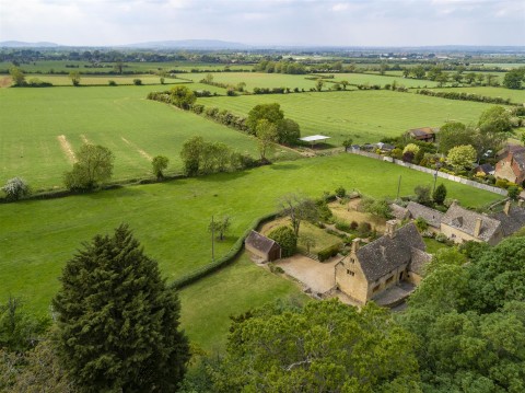 Click the photo for more details of Aston Subedge, Chipping Campden