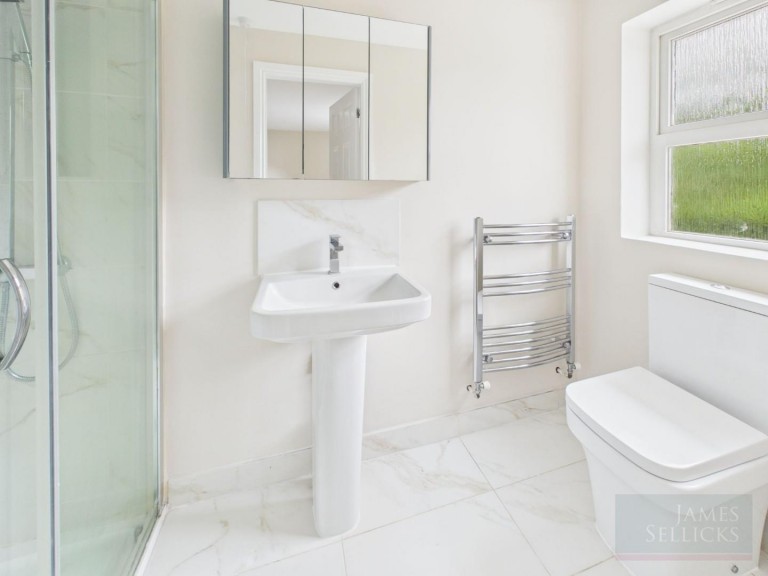 Images for Devenports Hill, Bushby, Leicestershire
