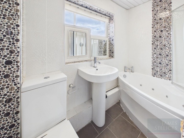 Images for Devenports Hill, Bushby, Leicestershire