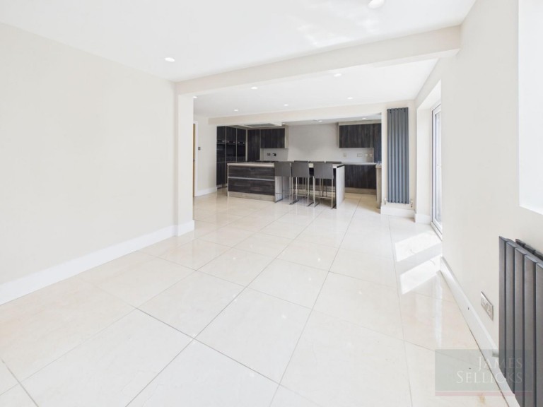 Images for Devenports Hill, Bushby, Leicestershire