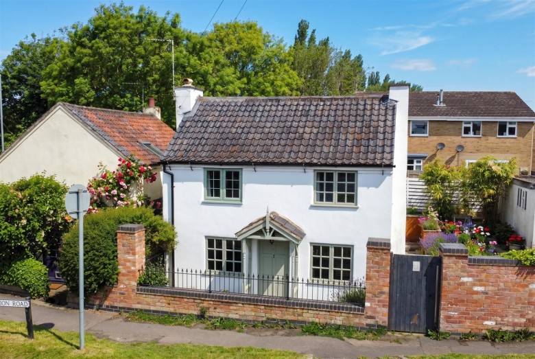 Click the photo for more details of Station Road, Bottesford, Nottingham