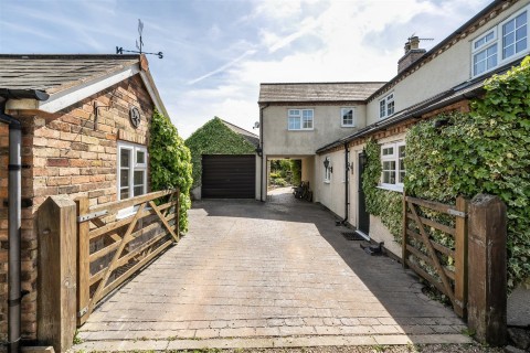 Click the photo for more details of Lutterworth Road, Gilmorton, Lutterworth, Leicestershire, LE17