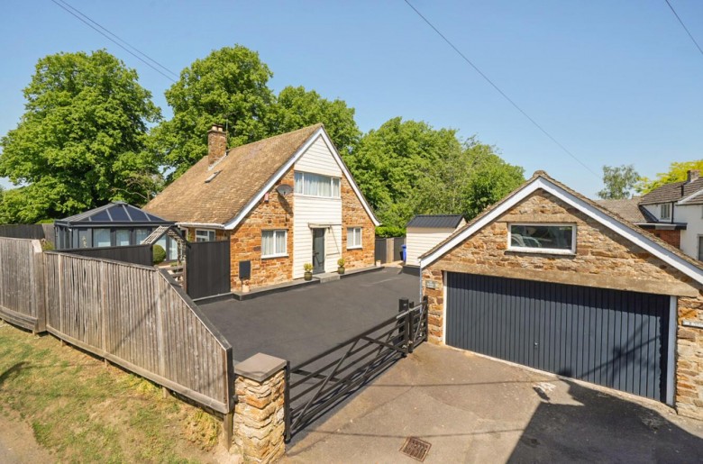 Click the photo for more details of Bridle Path, Brafield On The Green, Northampton