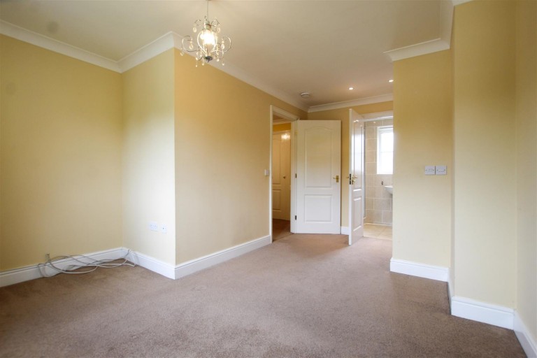 Images for High Street, Cheveley, Newmarket