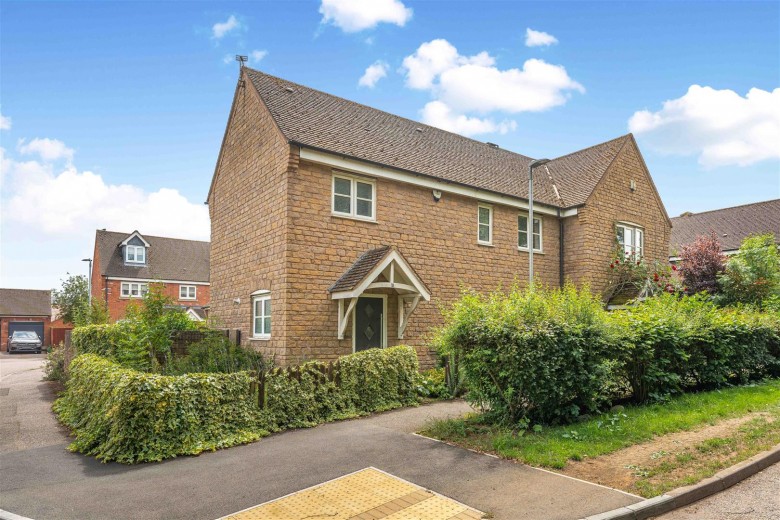 Click the photo for more details of Thenford Road, Middleton Cheney, Banbury