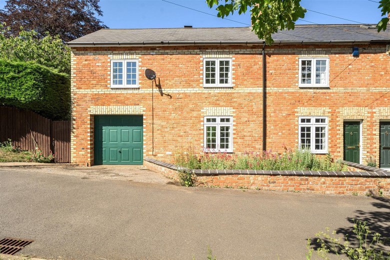 Click the photo for more details of Murswell Lane, Silverstone, NN12