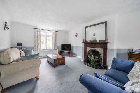 Click the photo for more details of Murswell Lane, Silverstone, NN12