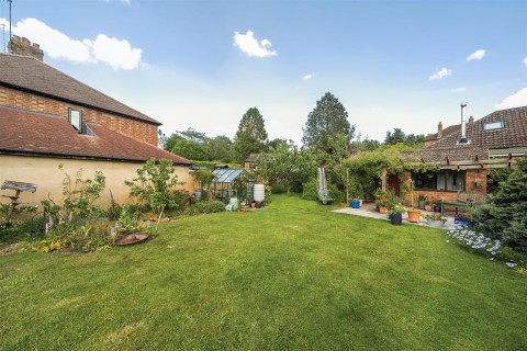 Click the photo for more details of Millfields Avenue, Rugby, CV21