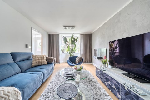 Click the photo for more details of Vetch Walk, Rugby, CV23