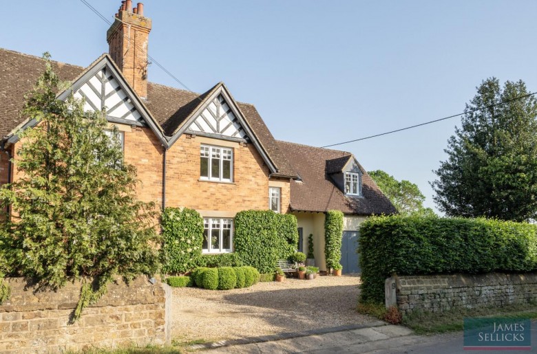 Click the photo for more details of The End, Brampton Ash, Market Harborough