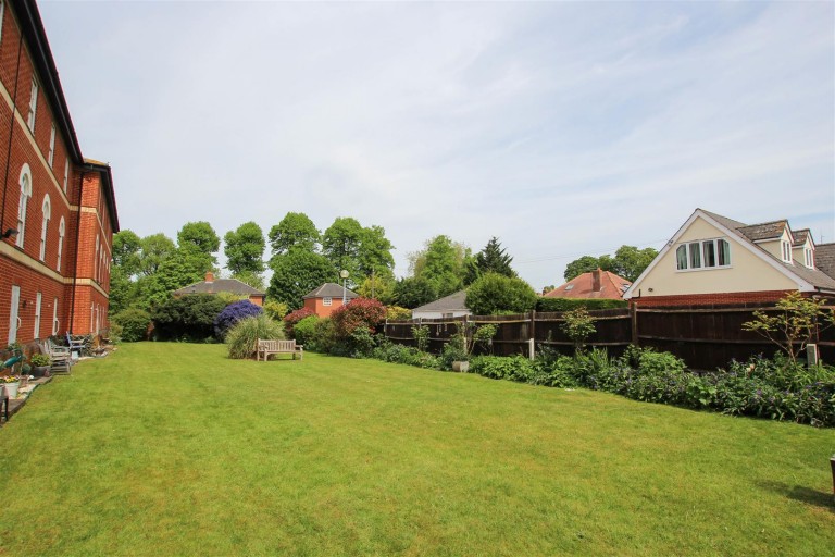 Images for Farmadne House, Saffron Walden