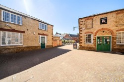 Images for White Horse Yard, Towcester, NN12