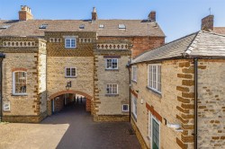 Images for White Horse Yard, Towcester, NN12