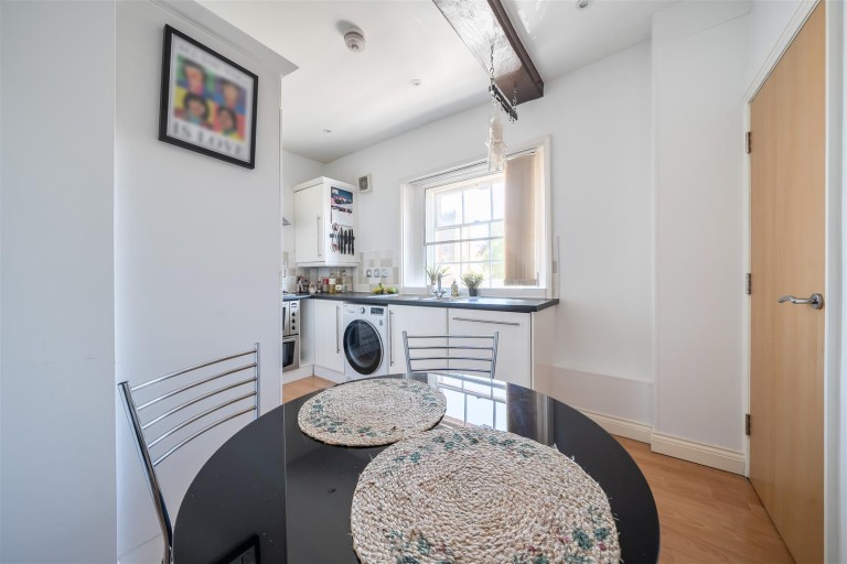Images for White Horse Yard, Towcester, NN12