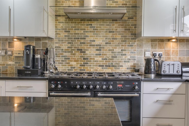Images for Old Oak Drive, Silverstone, NN12