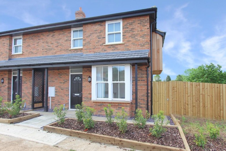 Click the photo for more details of Deane Road, Hillmorton, Rugby, CV21