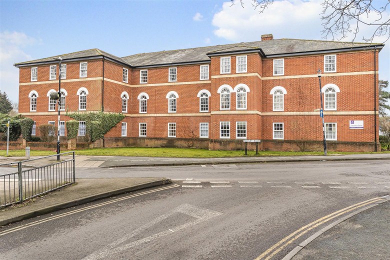 Click the photo for more details of Farmadine House, Saffron Walden