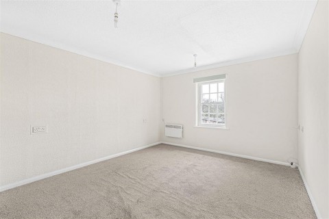 Click the photo for more details of Farmadine House, Saffron Walden