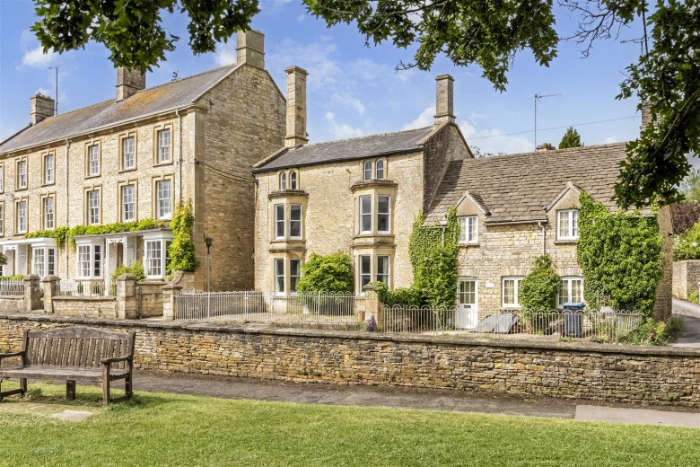 Click the photo for more details of High Street, Shipton-Under-Wychwood