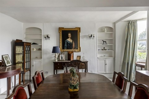 Click the photo for more details of High Street, Shipton-Under-Wychwood