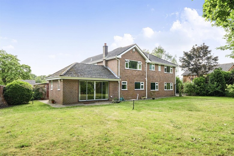 Click the photo for more details of Floral Farm, Wimborne