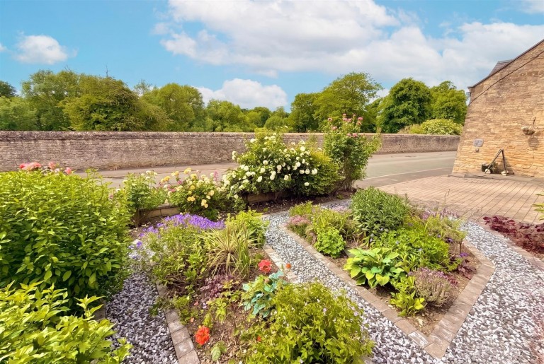 Images for Hall Lane, Branston, Lincoln
