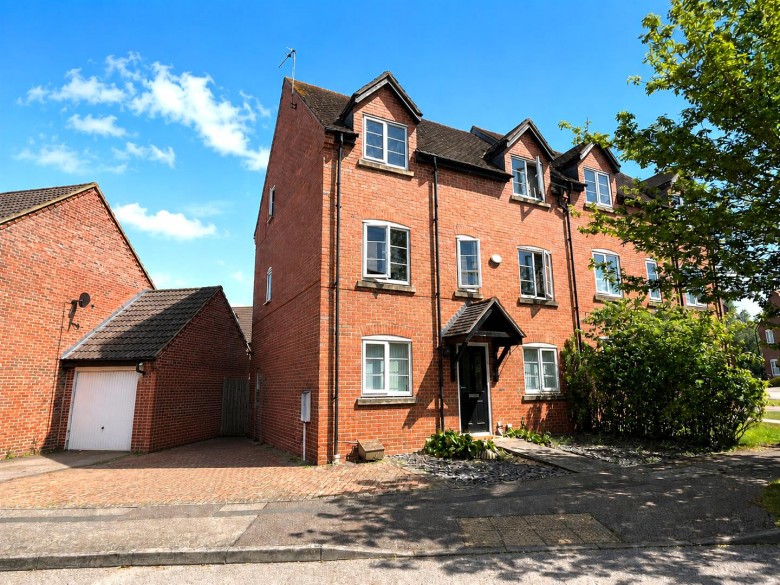 Click the photo for more details of Harefield, Grange Park, Northampton, NN4