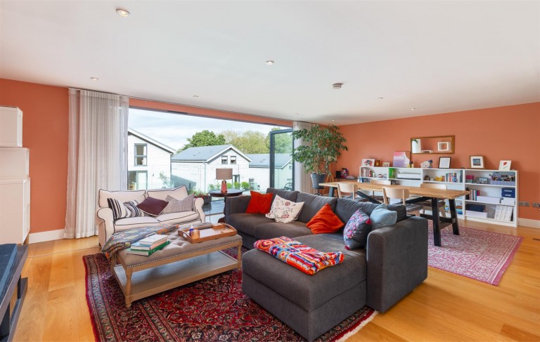 Images for Solent Lawns, Gurnard