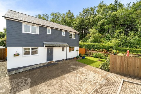 Click the photo for more details of Rosevear Meadows, Bugle, St. Austell, Cornwall