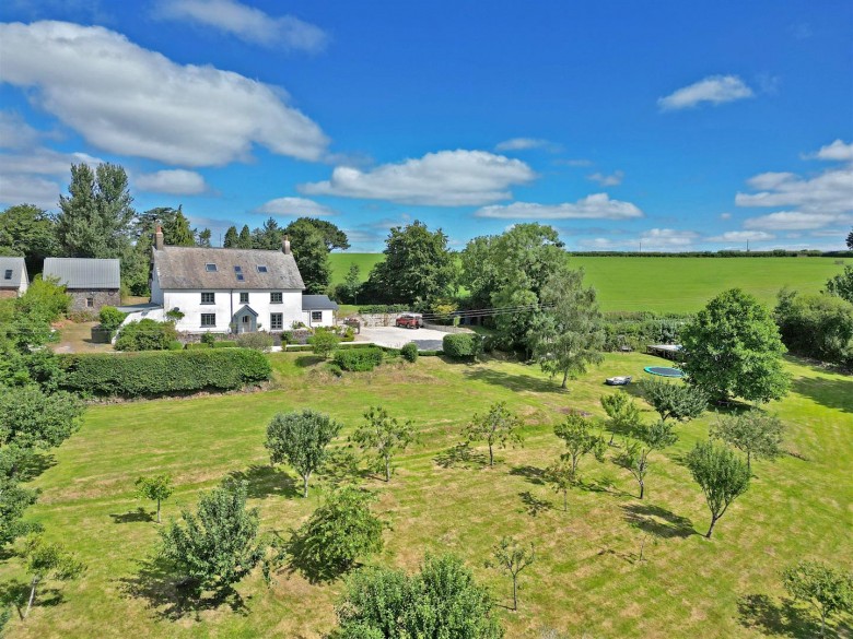 Click the photo for more details of Stoodleigh, Tiverton