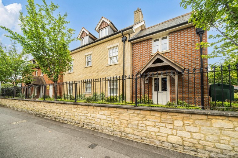 Click the photo for more details of Church Street, Wantage, Oxfordshire, OX12