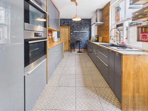 Click the photo for more details of Dulverton Road, West End, Leicester