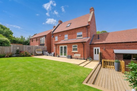 Click the photo for more details of Poplar Close, Overseal, DE12