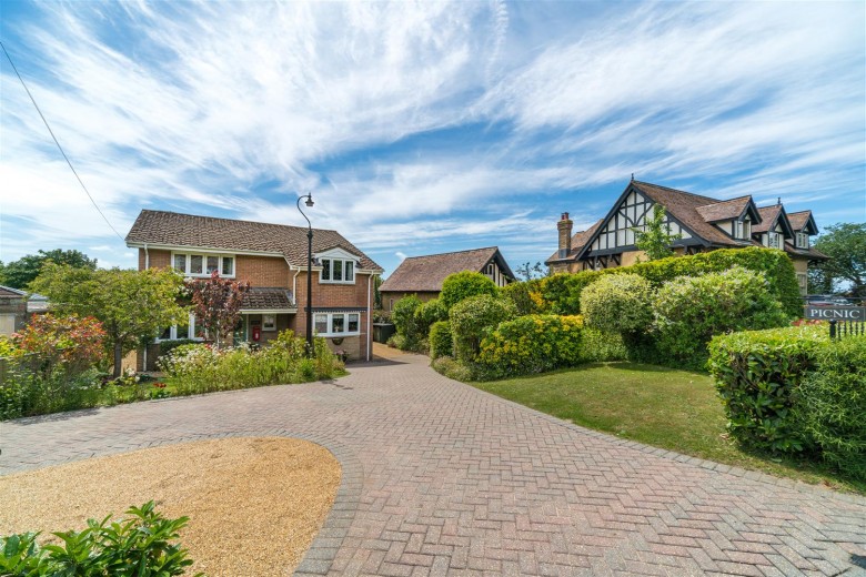 Click the photo for more details of Shorwell Isle of Wight