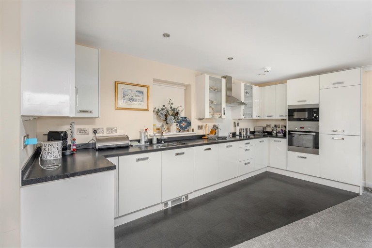 Images for Bath Road, Banbury - Huge partially covered balcony