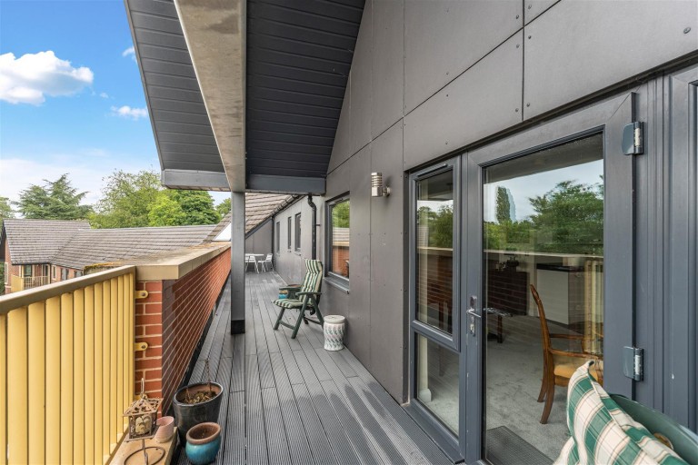 Images for Bath Road, Banbury - Huge partially covered balcony