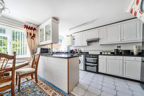 Click the photo for more details of Lime Road, Yardley Gobion, NN12