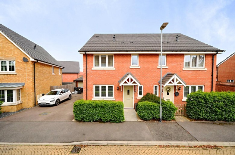 Click the photo for more details of Deerhurst Road, Daventry, NN11