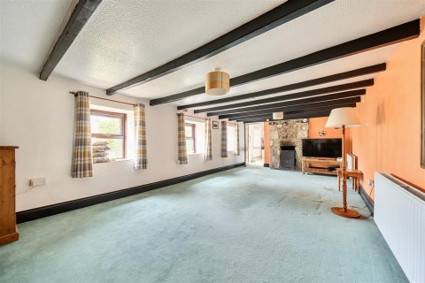 Click the photo for more details of 5 Fore Street, Penponds, Camborne