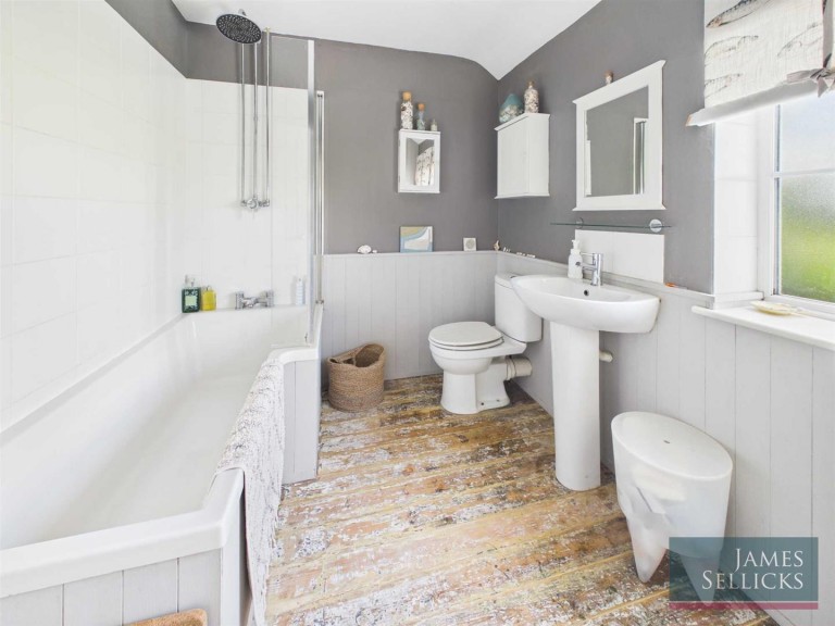 Images for 1 Mere Cottages, Houghton-On-The-Hill, Leicestershire