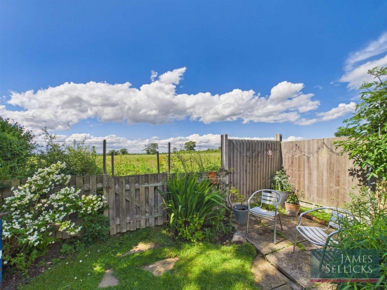 Images for 1 Mere Cottages, Houghton-On-The-Hill, Leicestershire