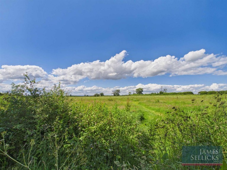 Images for 1 Mere Cottages, Houghton-On-The-Hill, Leicestershire