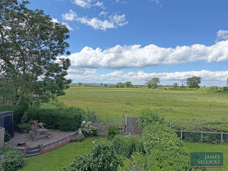 Images for 1 Mere Cottages, Houghton-On-The-Hill, Leicestershire