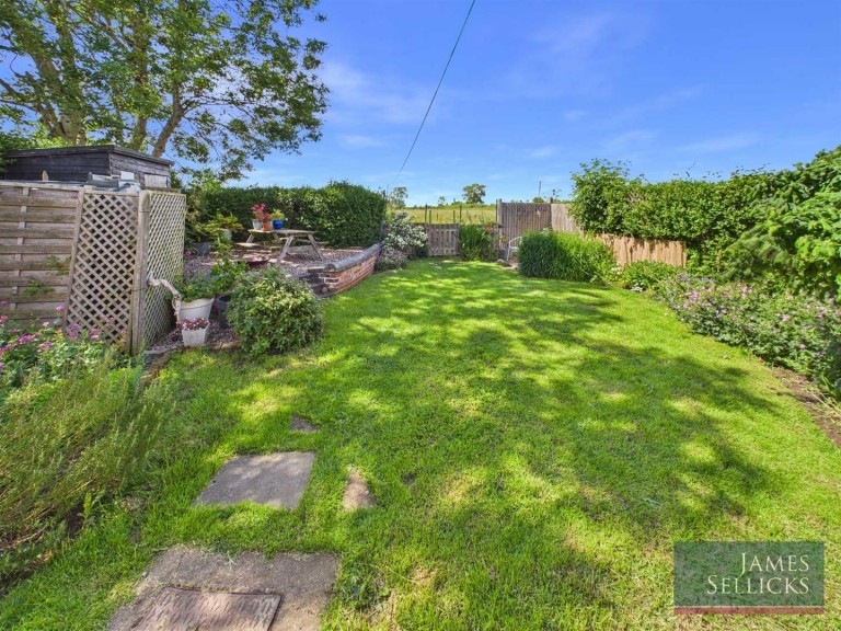 Images for 1 Mere Cottages, Houghton-On-The-Hill, Leicestershire