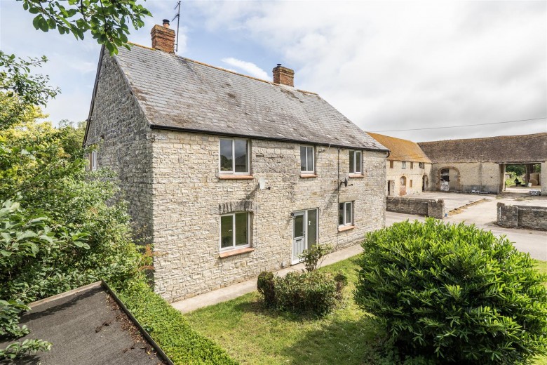 Click the photo for more details of Isle Abbotts, Ilminster