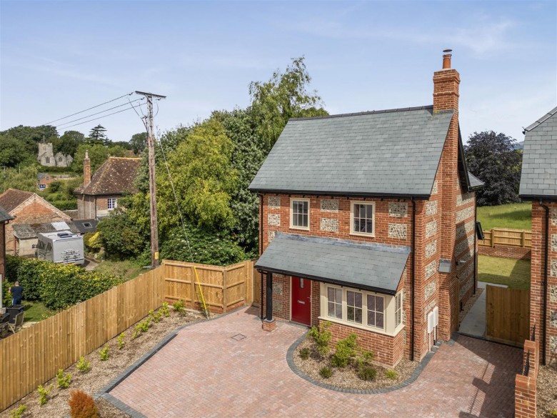 Click the photo for more details of Fox View, Milborne St Andrew